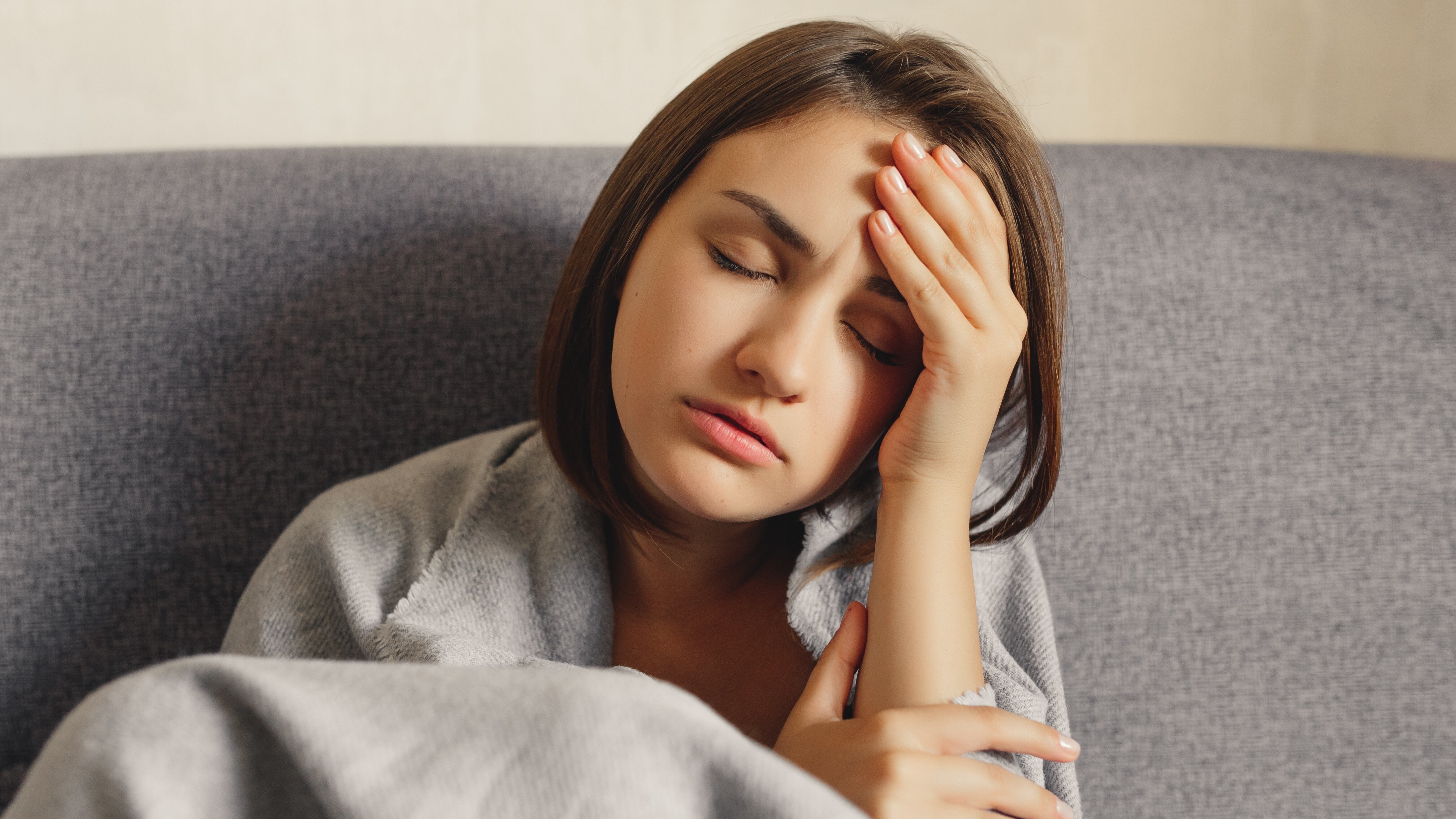 Dolores de cabeza persistentes en las mañanas pueden ser un síntoma temprano de hipertensión arterial