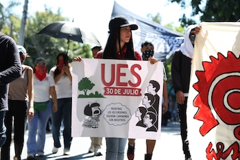 Marcha de la UES por la masacre del 30 de julio de 1975