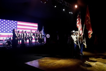 Antes del discurso de Stanley,