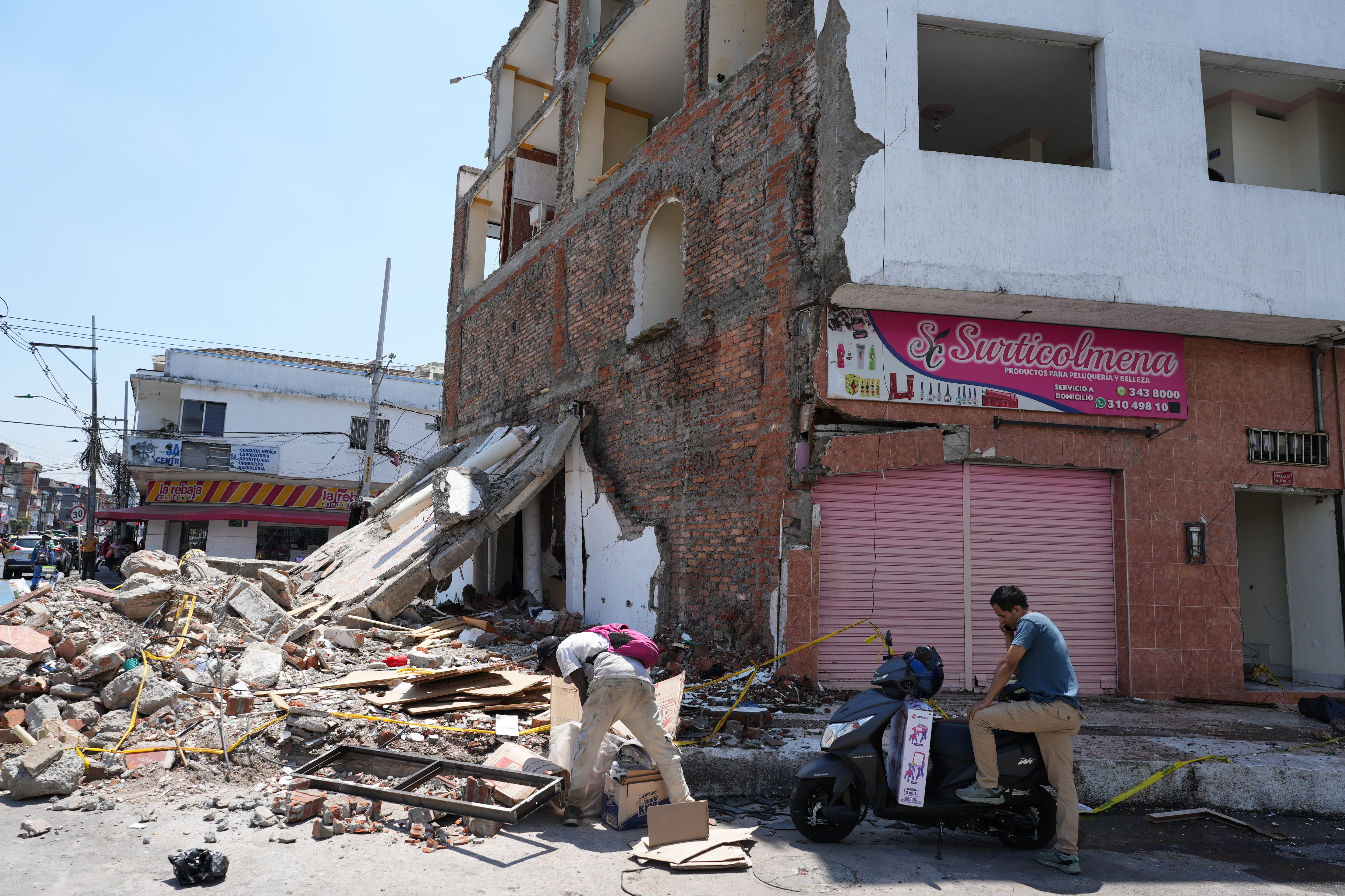 Hasta el 31 de agosto de 2026, la Ungrd reporta 198.720 viviendas averiadas debido al terremoto del 10 de agosto - crédito Ernesto Guzmán/EFE