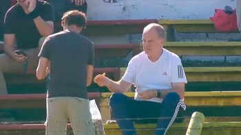 Marcelo Bielsa compró garrapiñadas durante