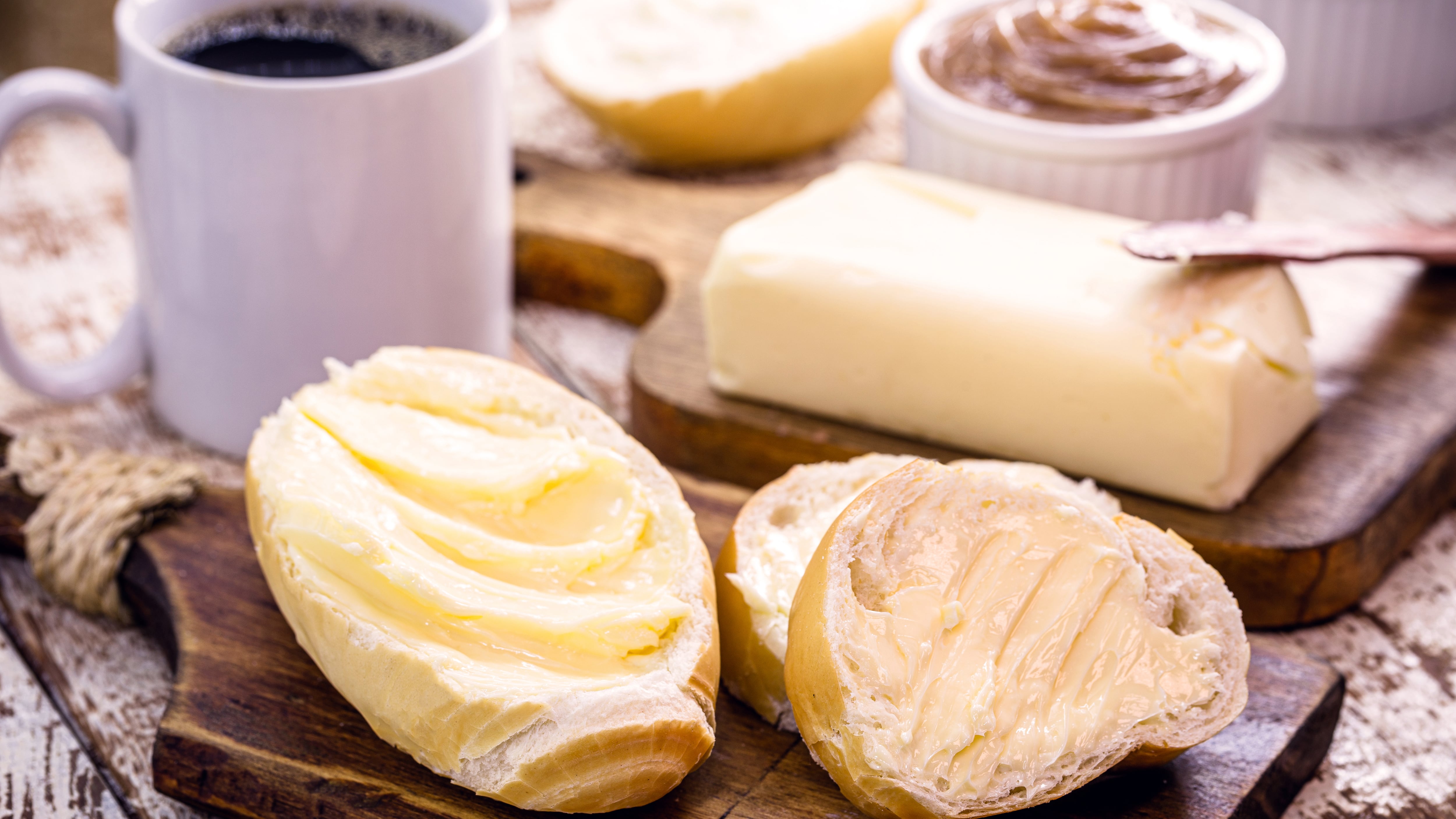 Especialistas advirtieron sobre la diversidad de ingredientes y procesos en las cremas para untar, que influyen en su valor nutricional y efectos cardiovasculares (Crédito: Freepik)