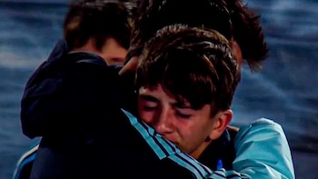 El abrazo que detuvo el tiempo: las lágrimas de Thiago y el gesto de Antonela Roccuzzo cuando se encontraron con Messi