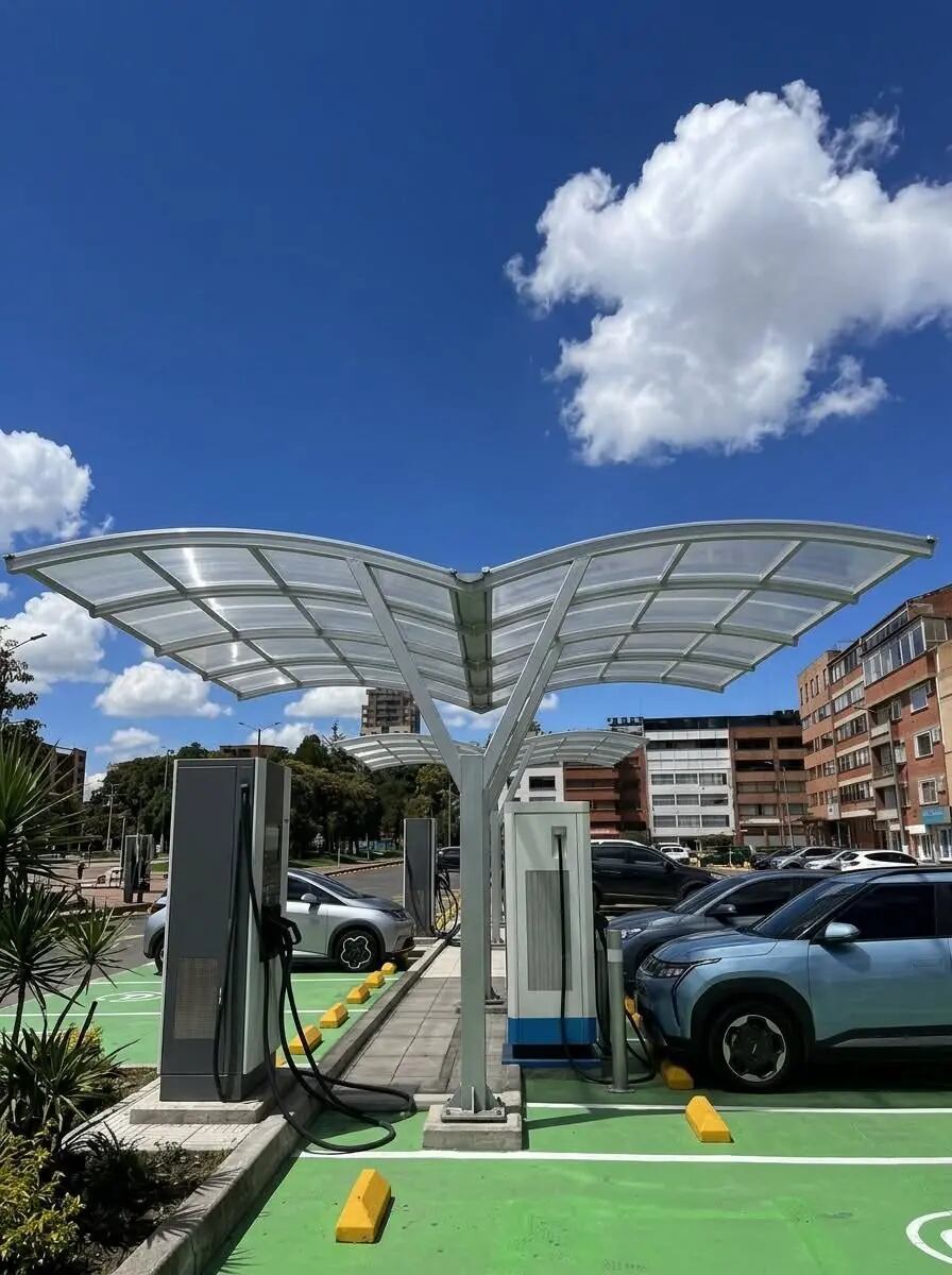 Los compradores de vehículos eléctricos e híbridos nuevos en Colombia pueden solicitar la devolución del IVA ante la Dian - crédito Presidencia