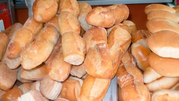 “La plata no está alcanzando”: panaderos advierten que la venta de pan cayó 60% y la de facturas se desplomó 85% en un año y medio