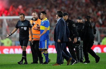 Darío Herrera observó todo lo sucedido y echó a seis futbolistas (Foto: Reuters)
