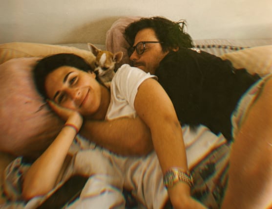 La foto que acompañó la publicación muestra la familia que han conformado - crédito Camila Upegui / Instagram