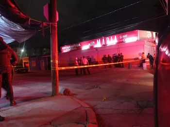 Un hombre muerto y dos