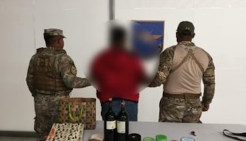 El sujeto capturado por las unidades policiales en el Aeropuerto Internacional de Tocumen fue condenado a 108 meses de prisión. (PGN)