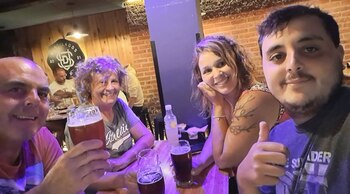 Manuel López Ledesma junto a