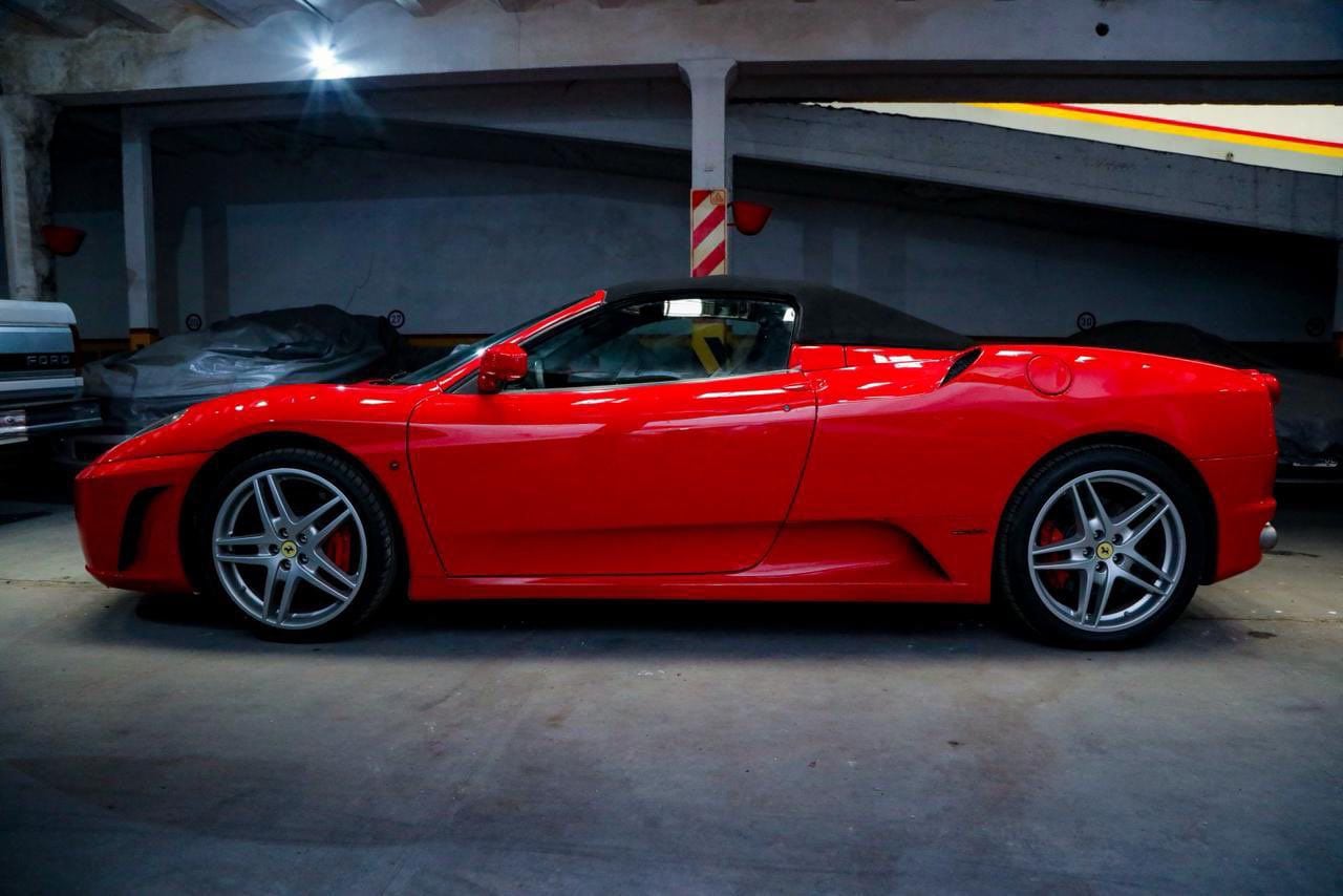 La Agencia de Administración de Bienes del Estado subastó una Ferrari F430 incautada al clan Loza, acusado de narcotráfico y lavado de activos