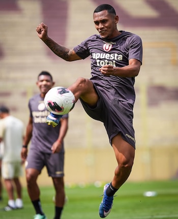 Bryan Reyna fue convocado para el Universitario vs Juan Pablo II.