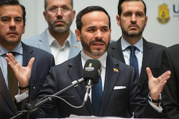 El presidente Abelardo de la Espriella ha sido criticado por no gobernar desde Bogotá, sino desde Barranquilla - crédito Sebastián Barros/AP
