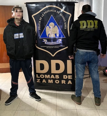 Adrián Nicolás Ávila, de 18 años, quien fue arrestado durante un operativo realizado en Ingeniero Budge