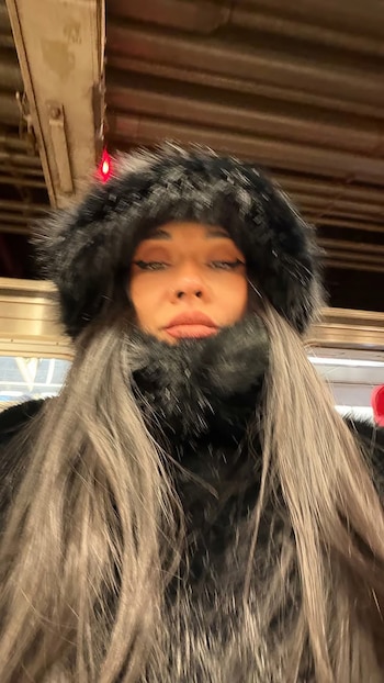 Evelyn con su look para