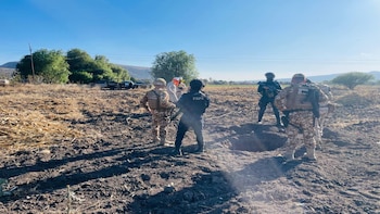 Sujeto que vigilaba con un