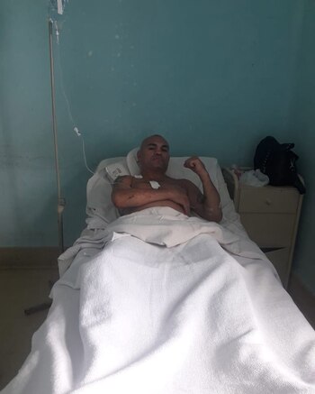 El pugilista compartió una imagen de su recuperación en el hospital