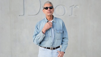 Jeff Goldblum a los 74: la rutina de 45 minutos que combina fuerza, cardio y estiramientos