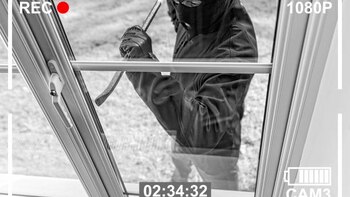 Ladrones entraron por el techo