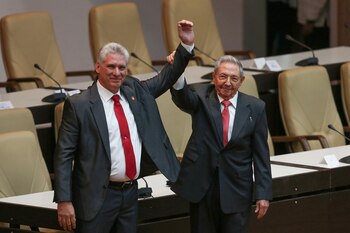 Miguel Diaz-Canel y Raúl Castro