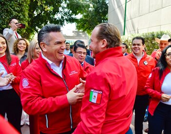 El panista recibió el cobijo de los integrantes del partido tricolor