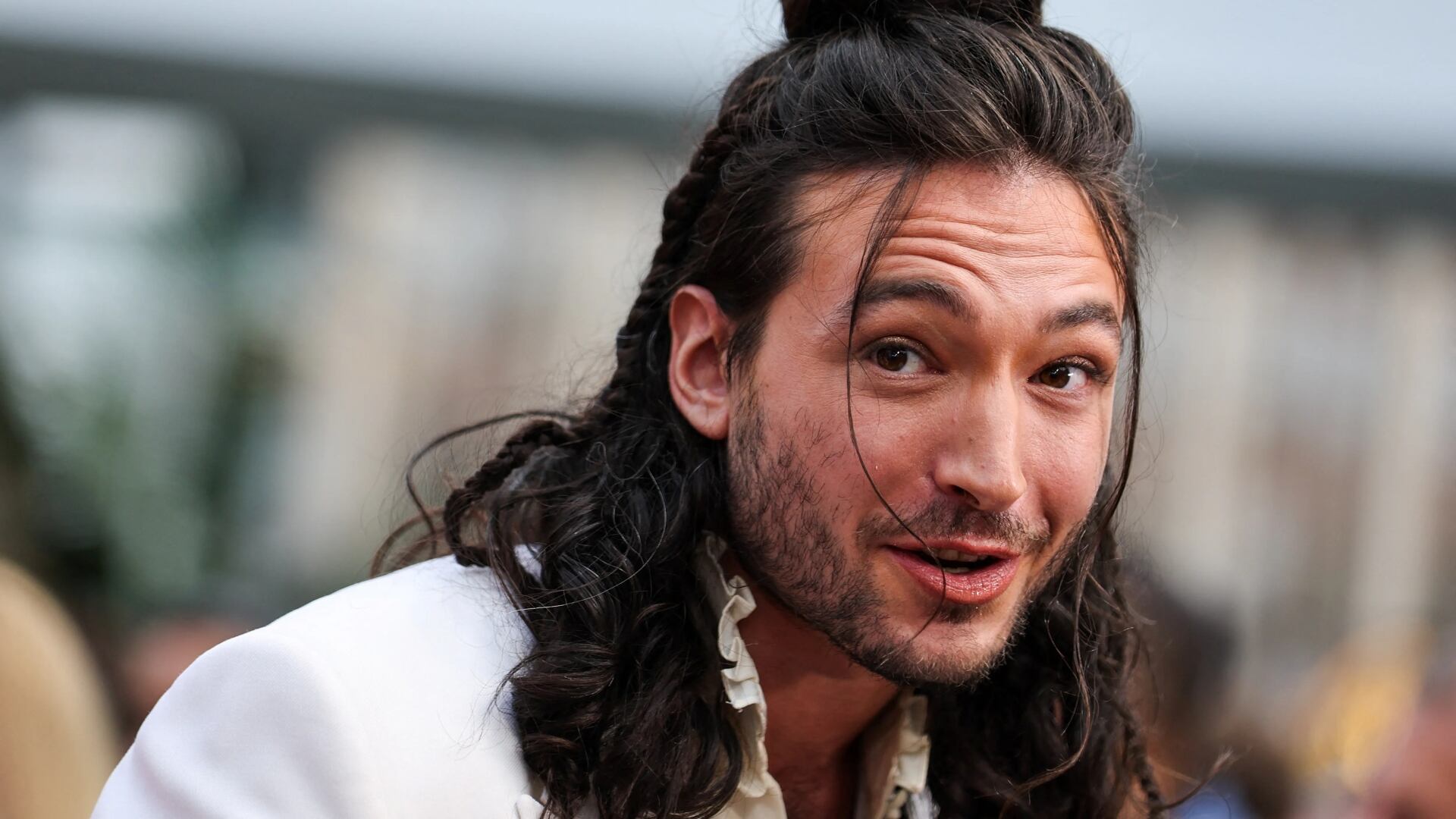 Ezra Miller se alejó de Hollywood tras sus múltiples problemas con la policía (REUTERS/Mike Blake)