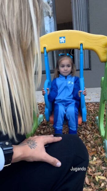 La mujer rubia de la