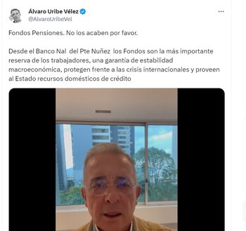 Álvaro Uribe defiende los fondos