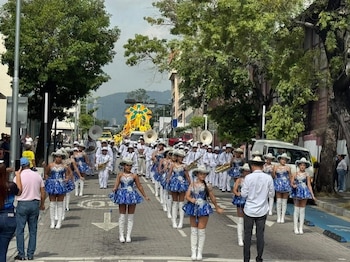 Los Comandos de Salvamento celebran 66 años con un desfile por el centro de San Salvador (Foto cortesía Comandos de Salvamento)