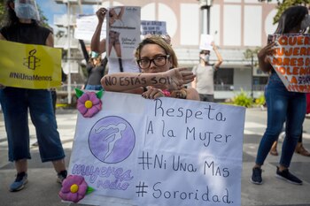 Un grupo de mujeres participa