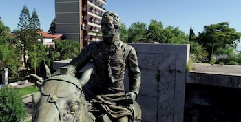 La estatua del brigadier Estanislao López en Santa Fe recuerda al dirigente que impulsó el Estatuto Provisorio de 1819 y fue uno de los referentes del Pacto Federal