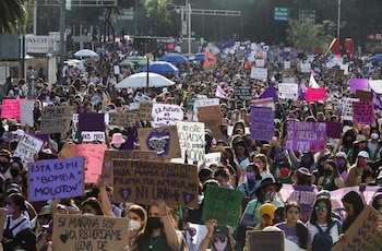 Mujeres participan en una protesta