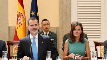 La Familia Real recibió 429 regalos en 2025: desde un teléfono móvil de Xi hasta joyas, libros o un tarro de berenjena