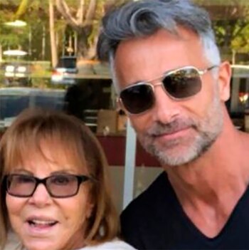 Ova Sabatini junto a su