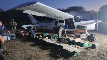 Descubrieron una avioneta narco en Santa Fe: hay ocho detenidos