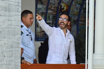 De la Espriella tomó la decisión de suspender el empalme de gobierno, liderado por el vicepresidente José Manuel Restrepo - crédito Schneyder MENDOZA / AFP