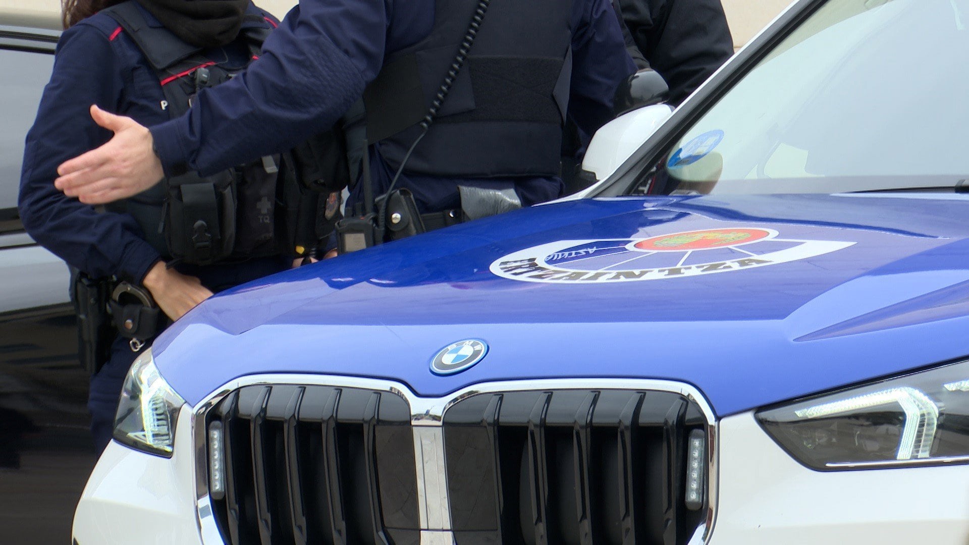 Detenido en Vitoria por agredir a un ertzaina cuando trataban de socorrer a una persona en unos incidentes por la Final