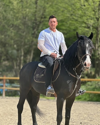 Mesut Özil se declaró aficionado