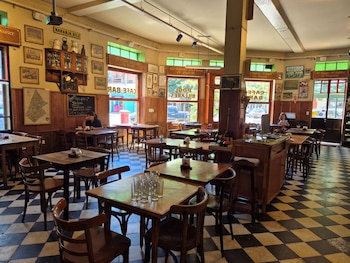 El café conserva su damero,