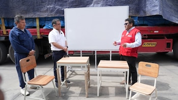 Minedu envía los primeros 20 domos a Chupaca para reanudar clases tras sismo