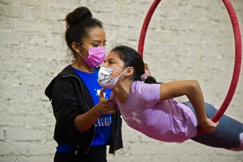 La artista aérea y miembro