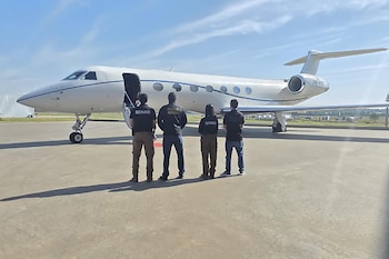 Paraguay entregó a Brasil el avión privado vinculado al entorno patrimonial de Daniel Vorcaro en una causa por presunto fraude financiero.