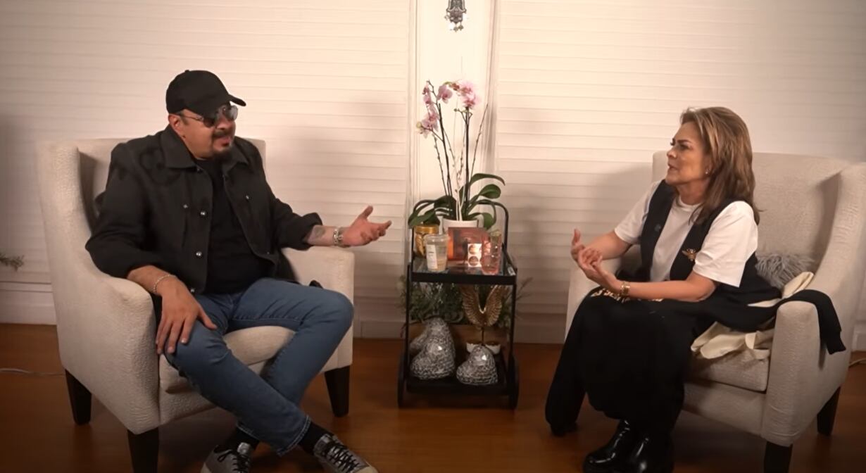 Pepe Aguilar dio una entrevista a Mara Patricia Castañeda. (Captura de pantalla)