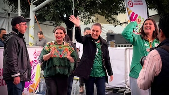 Claudia Sheinbaum y Clara Brugada disfrutan juntas el partido México vs Ecuador desde Azcapotzalco