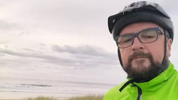 Ian Price de 52 años