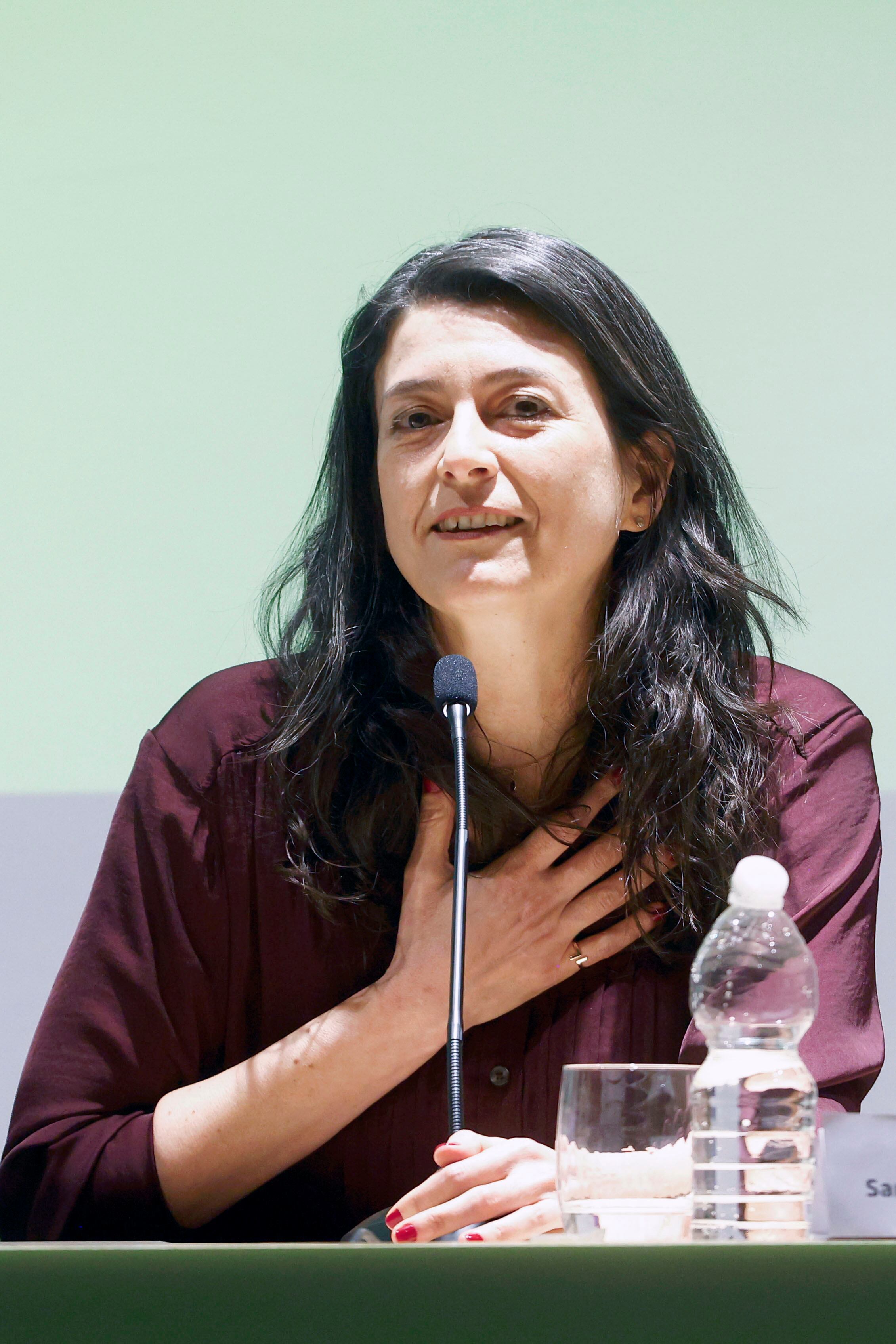 La escritora argentina Samantha Schweblin, es la ganadora del primer Premio Aena de Narrativa Hispanoamericana, galardón con una dotación de un millón de euros. / EFE/Quique García