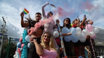 En fotos: La comunidad LGBTIQ+ de Guatemala marchó en la capital por 26 años de lucha