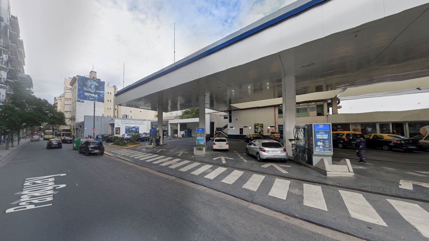 La estación de servicio está ubicada en la calle Paraguay casi esquina Montevideo