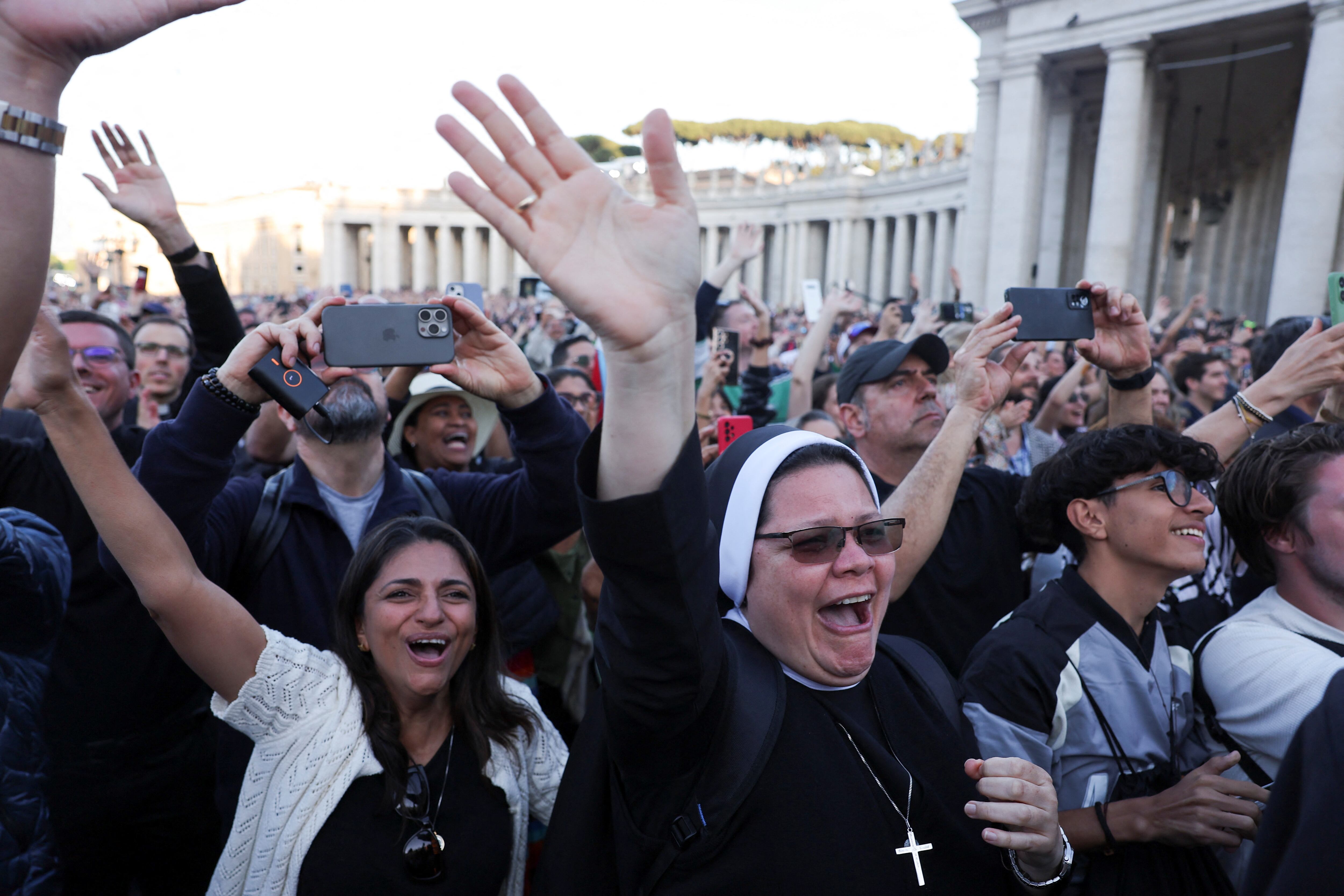 Medios internacionales han llenado Roma con helicópteros para la revelación del nuevo papa, lo que ha entorpecido el rodaje de