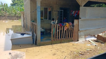 Copeco reportó de forma preliminar que entre 40 y 50 familias resultaron afectadas por las precipitaciones y el desbordamiento de un río secundario.